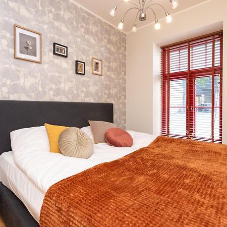 Stylish Apartment With Parking In Telliskivi Tallin Exterior foto