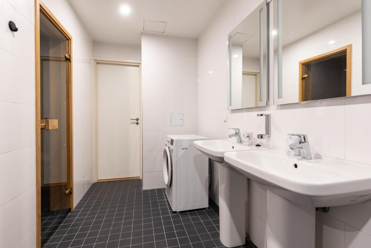 Stylish Apartment With Parking In Telliskivi Tallin Exterior foto